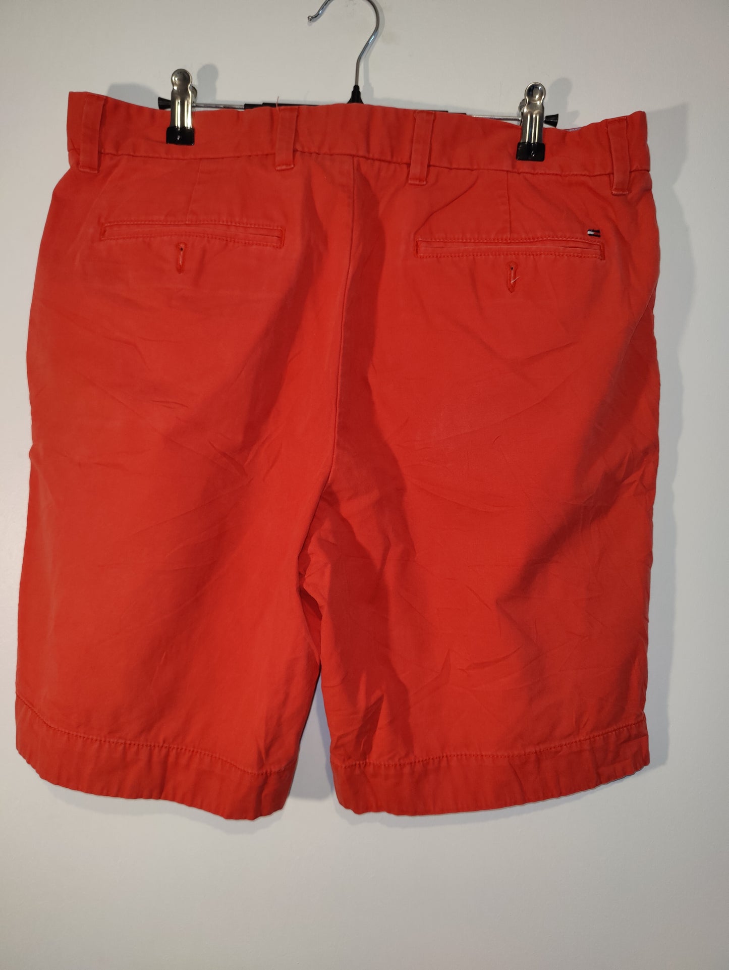 BERMUDA TOMMY HILFIGER ROJO